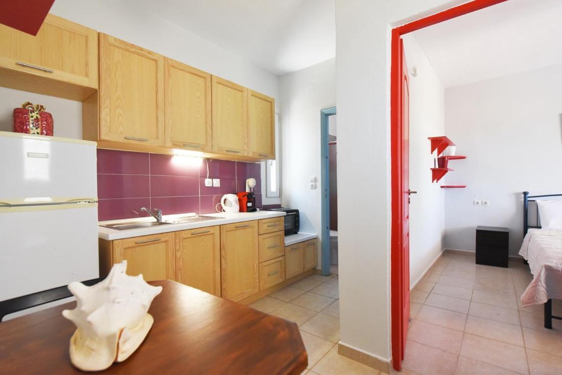 Flora'S Beach And Pool Villa In Syros Liaropá 외부 사진