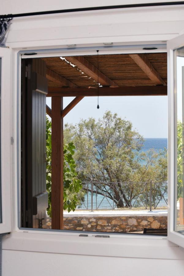 Flora'S Beach And Pool Villa In Syros Liaropá 외부 사진