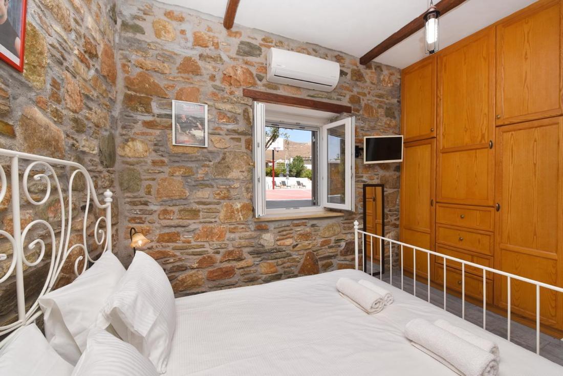 Flora'S Beach And Pool Villa In Syros Liaropá 외부 사진