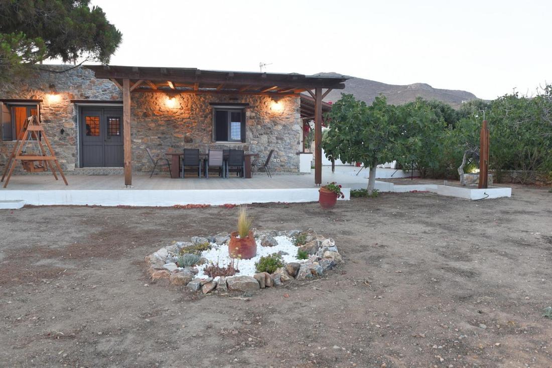 Flora'S Beach And Pool Villa In Syros Liaropá 외부 사진