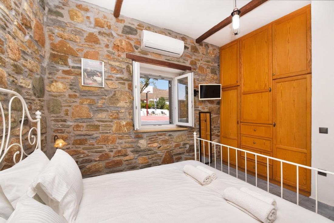 Flora'S Beach And Pool Villa In Syros Liaropá 외부 사진