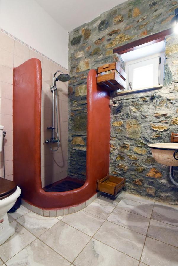 Flora'S Beach And Pool Villa In Syros Liaropá 외부 사진