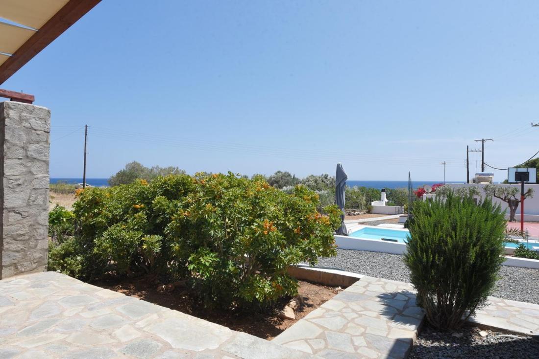 Flora'S Beach And Pool Villa In Syros Liaropá 외부 사진