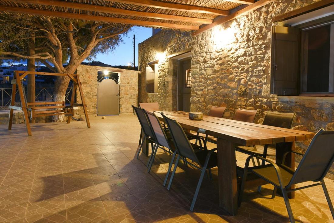 Flora'S Beach And Pool Villa In Syros Liaropá 외부 사진