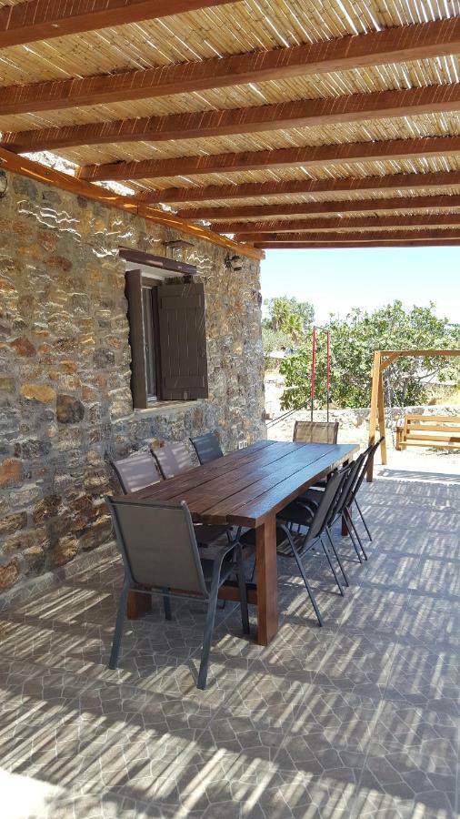 Flora'S Beach And Pool Villa In Syros Liaropá 외부 사진