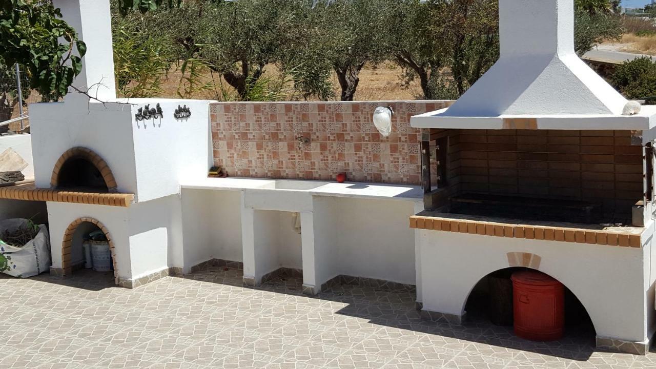 Flora'S Beach And Pool Villa In Syros Liaropá 외부 사진