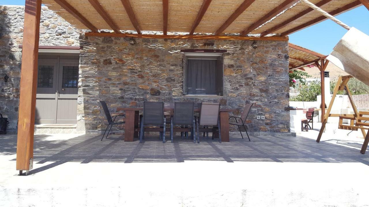 Flora'S Beach And Pool Villa In Syros Liaropá 외부 사진